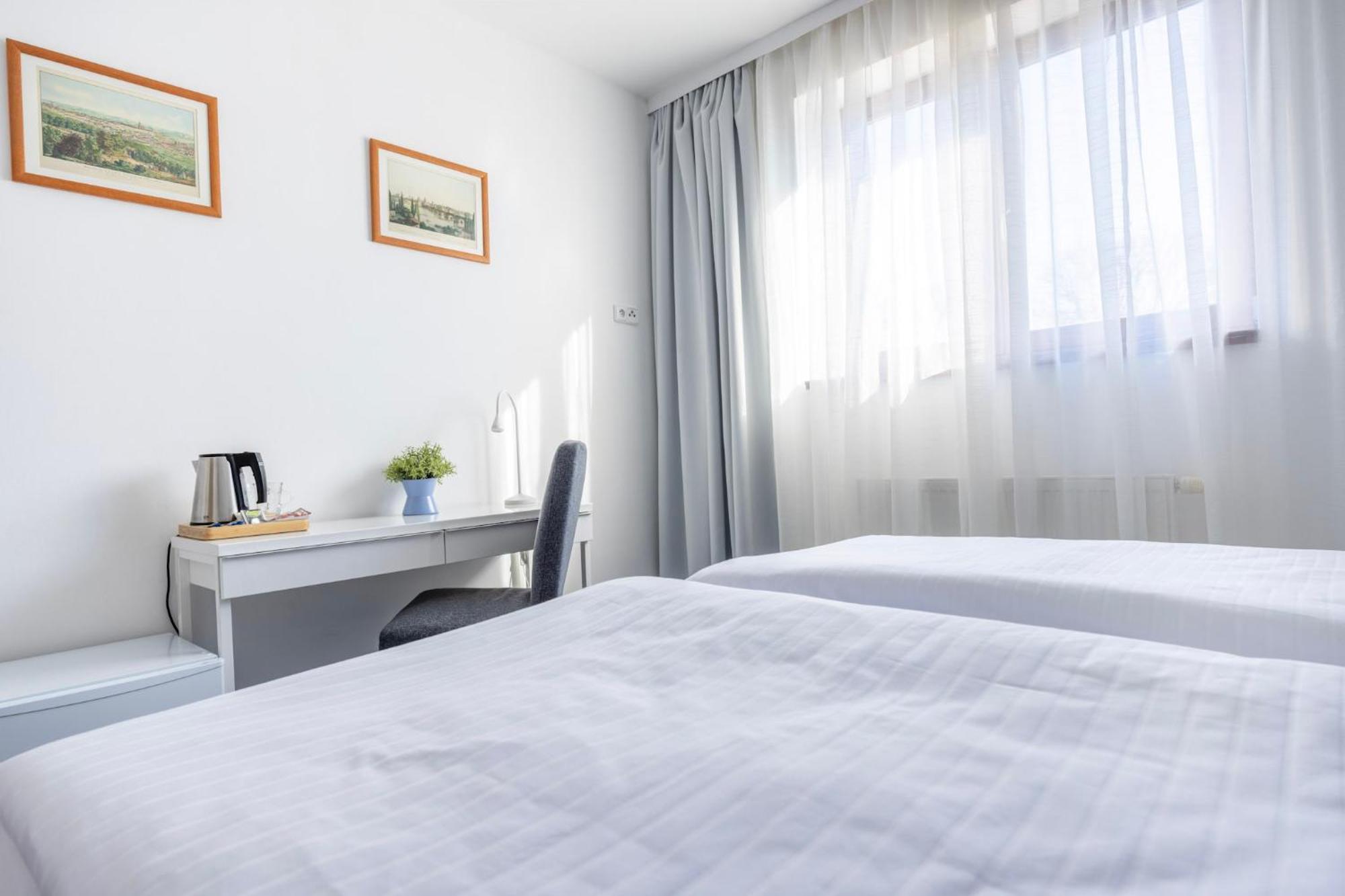 Marina Vltava Hotel Nelahozeves Ngoại thất bức ảnh