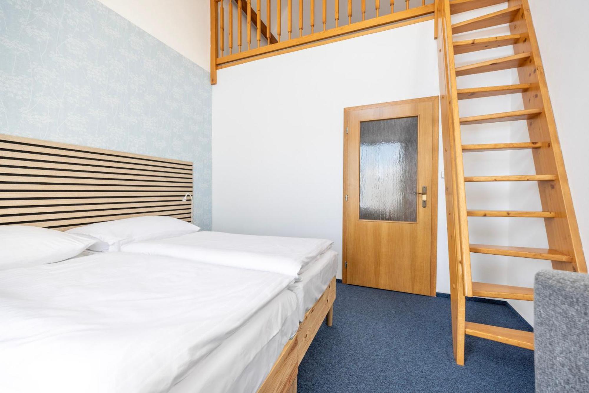 Marina Vltava Hotel Nelahozeves Ngoại thất bức ảnh